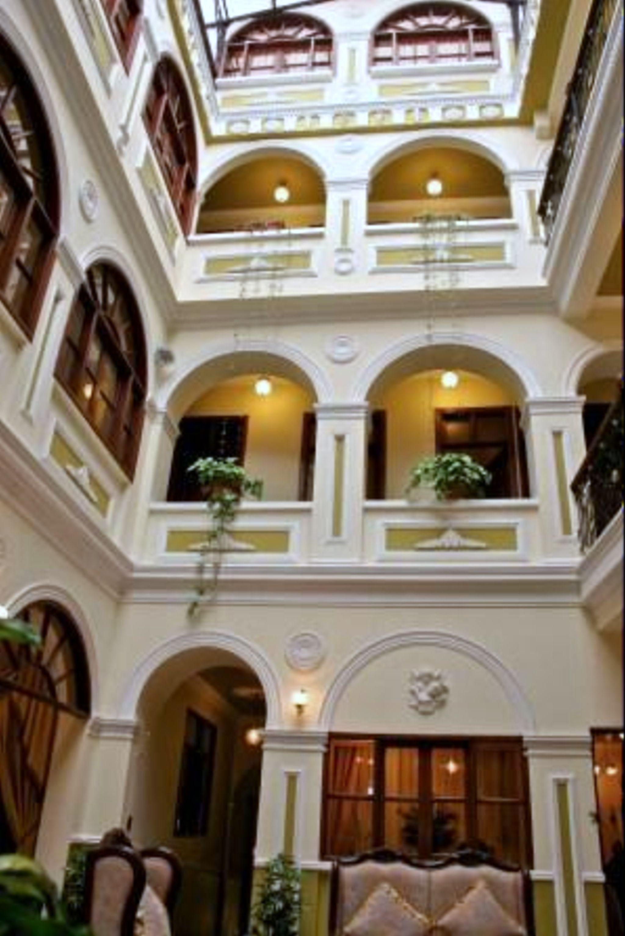 San Marino Royal Hotel Sucre Exterior photo